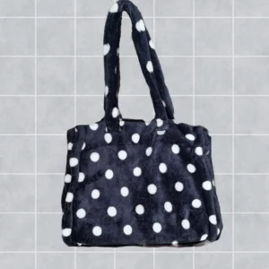 Bolso peluche motas negro
