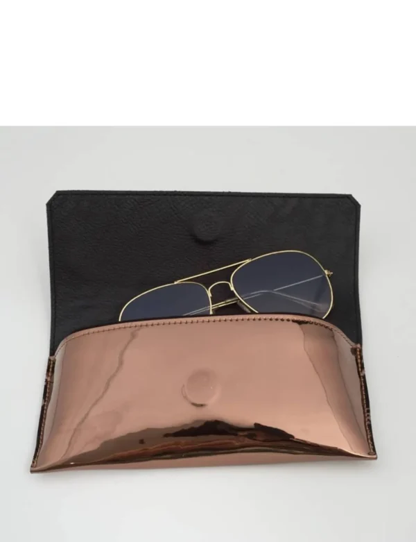 Porta gafas plateado