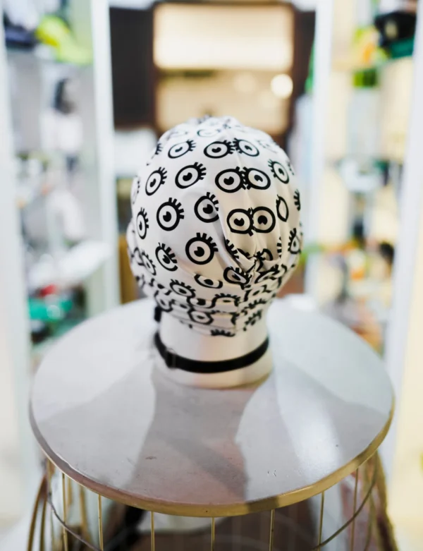 Turbante ojos blanco