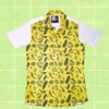 Camisa amarilla con hojas