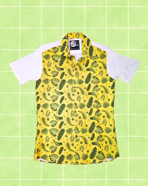 Camisa amarilla con hojas
